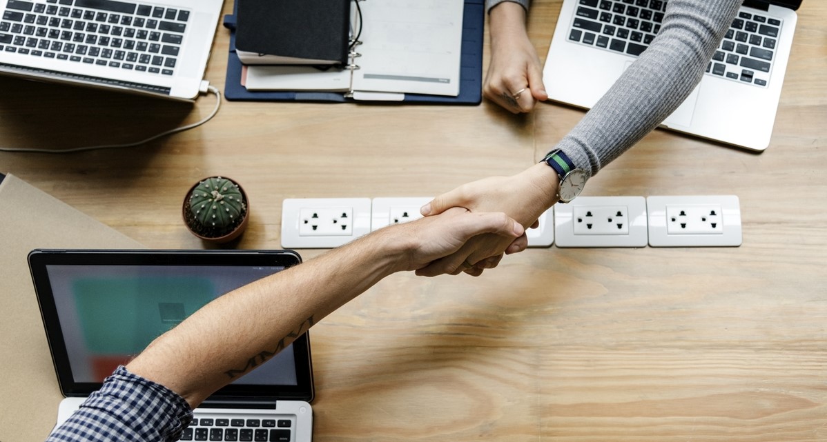 jak zbudować autorytet